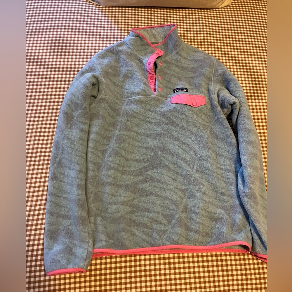 Patagonia Synchilla Light blue/grey and Pink Fleece